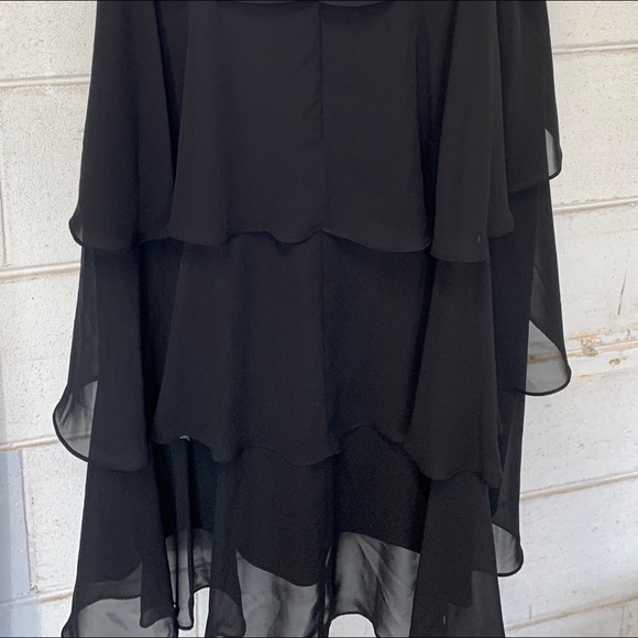 Elegant black dress - Picture 4 of 4